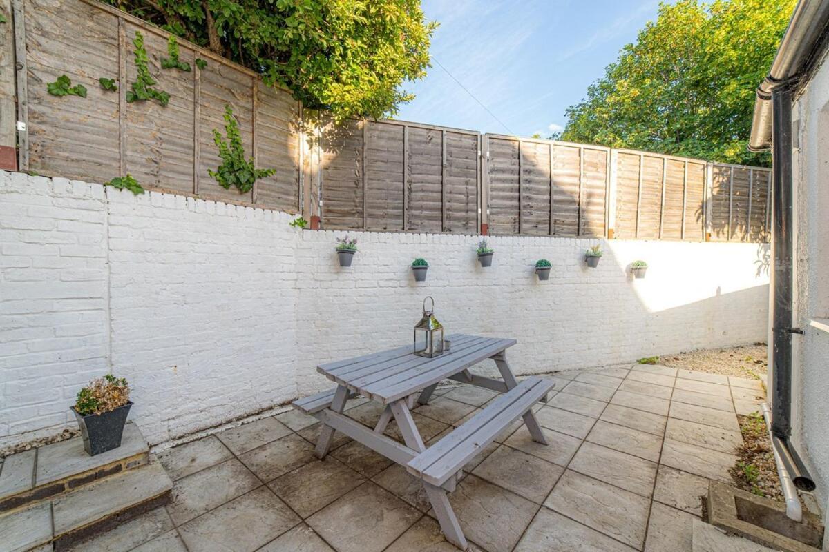 Lovely House On Trinity Square, Edge Of Old Town *